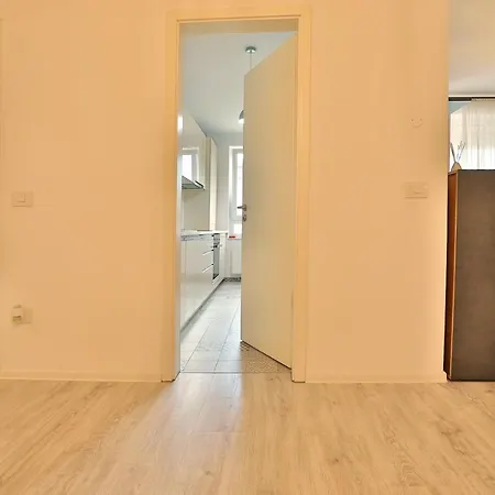 Ada Apartment 406 Апартаменти