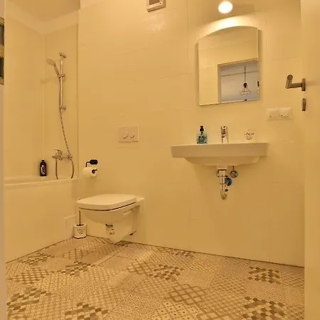 Ada Apartment 406