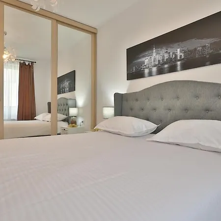 Ada Apartment 406 Брашов