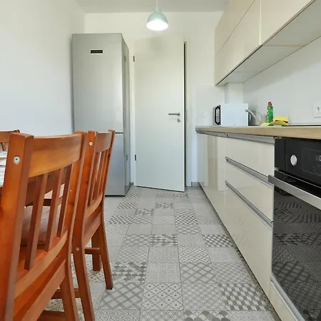 Ada Apartment 406 Апартаменти